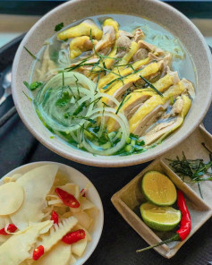 Hướng dẫn chi tiết cách nấu phở gà ngon miệng tại nhà