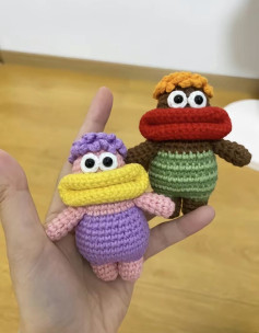 Hướng dẫn móc len hai búp bê nhỏ đáng yêu cho người mới bắt đầu