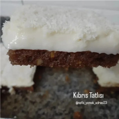 Kıbrıs Tatlısı: Hindistan Cevizli Cevizli Lezzet Şöleni