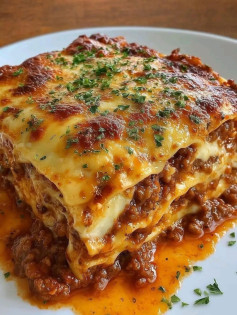 Lasanha de Carne Cremosa com Toque de Parmesão