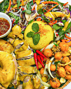 Mẹt Gà Đủ Món Hòa Quyện Vị Truyền Thống và Hiện Đại