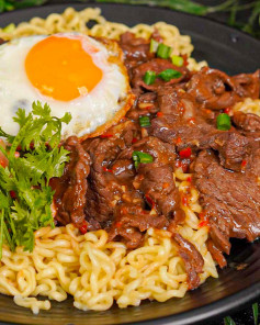 Mì Trộn Bò Sốt Thơm Lừng, Dai Mềm Đậm Vị