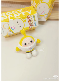 Móc len búp bê dễ thương hình trứng với hộp vàng