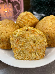 Морквяно-апельсинові кекси з хрусткою скоринкою