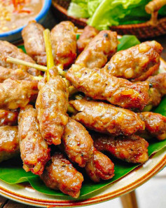 Nem Lụi Nướng Sả Thơm Lừng - Hương Vị Quê Nhà