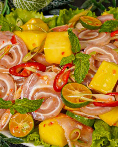 Tai Heo Sốt Thái Chua Cay, Giòn Sần Sật