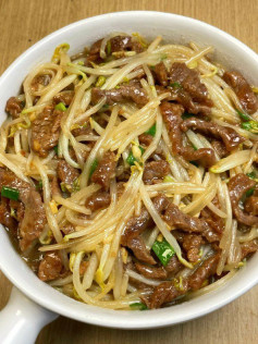 Thịt bò xào giá đỗ thơm ngon hấp dẫn cho bữa cơm gia đình