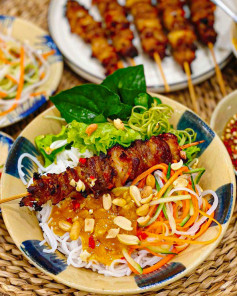 Tự Làm Bún Thịt Nướng Ở Nhà, Thơm Lừng Đậm Đà Không Thua Ngoài Tiệm