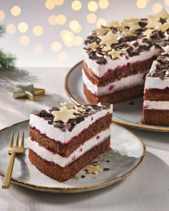 Yılbaşı Şöleni: Bademli Vişne Pasta