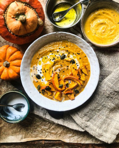 Autumn Harvest Spiced Pumpkin Soup with Creamy Swirl