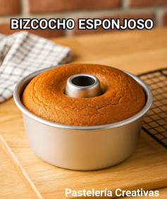Bizcocho Clásico Esponjoso con Toque de Vainilla