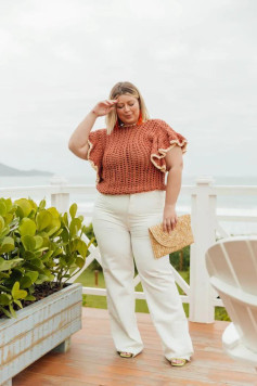 Blusa de Crochê com Babados: Elegância e Conforto para Qualquer Ocasião