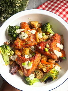 Buffalo Bliss: Spicy Chicken and Veggie Traybake