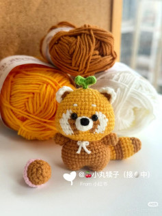 Chart móc len gấu trúc đỏ đáng yêu từ len màu sắc