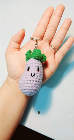 Chart móc len móc khóa cà tím dễ thương và chi tiết