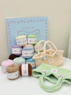 Colorful Yarn and Crochet Bags with Sweet Lovely Chart