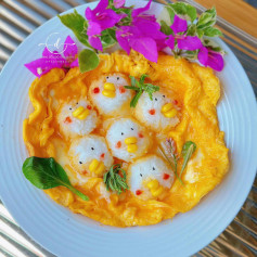 CƠM VỊT BƠI LỘI TRONG TRỨNG.