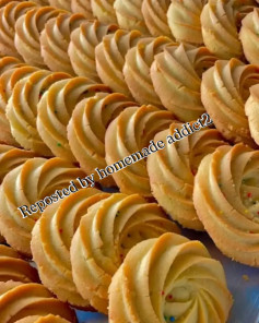 Creamy Coconut Swirl Biscuits