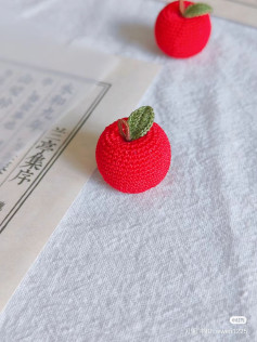 Crochet Apple Pattern for Home Decor or Gift Ideas