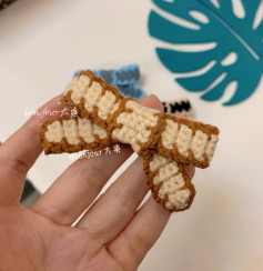 Crochet Bow Pattern with Elegant Border Design