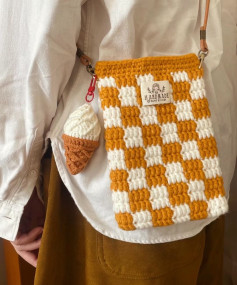 Crochet Checkered Bag with Ice Cream Keychain Pattern