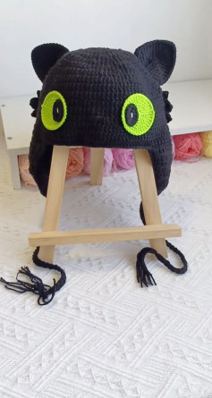Crochet Dragon Hat Pattern with Large Green Eyes