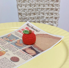 Crochet Pattern for a Cute Mini Apple Decoration