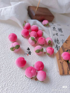 Crochet Pattern for Cute Pink Peaches with Leaves