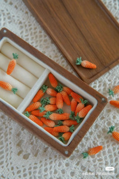Crochet Pattern for Miniature Carrot Accessories in a Box