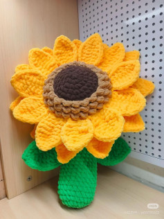 Crochet Pattern for Vibrant Sunflower Plush Decoration