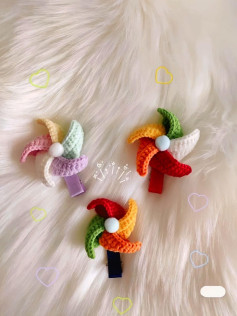 Crochet Pinwheel Hair Clips: Colorful Handmade Accessories