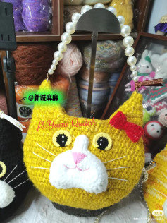 Cute Crochet Cat Purse with Pearl Handle and Red Bow