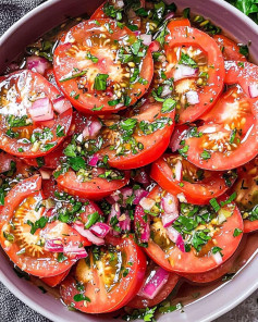 Delicious Marinated Tomato Salad