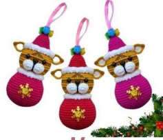 Đồ trang trí Giáng Sinh hình gấu dễ thương bằng móc len