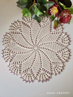 Elegant Crochet Doily Pattern with Leaf Motif Design