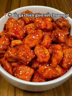 Gà giòn sốt chua ngọt mê ly, bùng nổ hương vị.