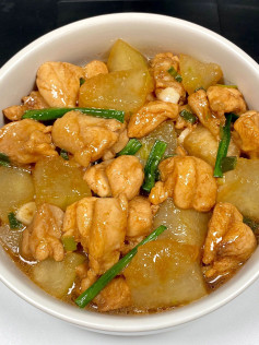 Gà Xào Bí Đao Thơm Ngon Đậm Đà Hương Vị