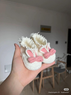 Giày len em bé hình tai thỏ dễ thương và ấm áp