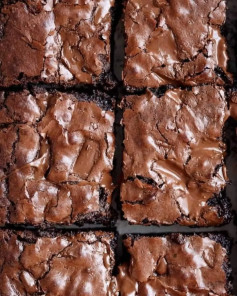 Gooey Delight: Classic Fudgy Chocolate Brownies
