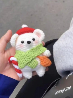 Móc len Gấu Trắng Giáng Sinh Đáng Yêu Với Khăn Quàng