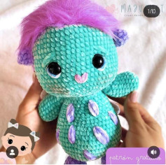 Patrón de muñeco de peluche colorido y encantador para crochet