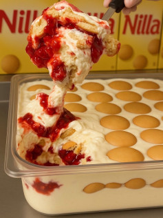 Strawberry Banana Pudding Dessert