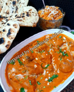 Sumptuous Butter Chicken with Tandoori Naan and Sweet Gaajar Delight