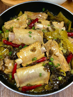 Sườn Heo Xào Dưa Cải Giòn Thơm Đậm Đà Hương Vị Quê