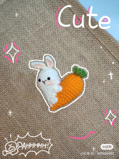 Thỏ ôm cà rốt dễ thương làm từ len móc.