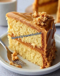 Velvety Caramel Dream Cake with Luscious Frosting