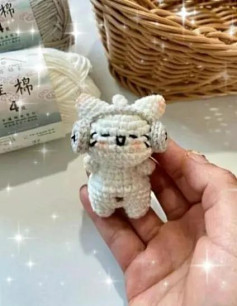 Вязание милого игрушечного котенка с ушками и наушниками