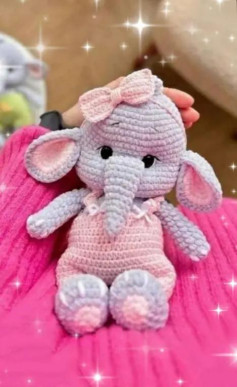 Вязаный крючком слоненок с бантиком: схема для начинающих