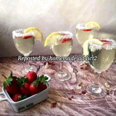 Zesty Lime Strawberry Sparkle Mocktail