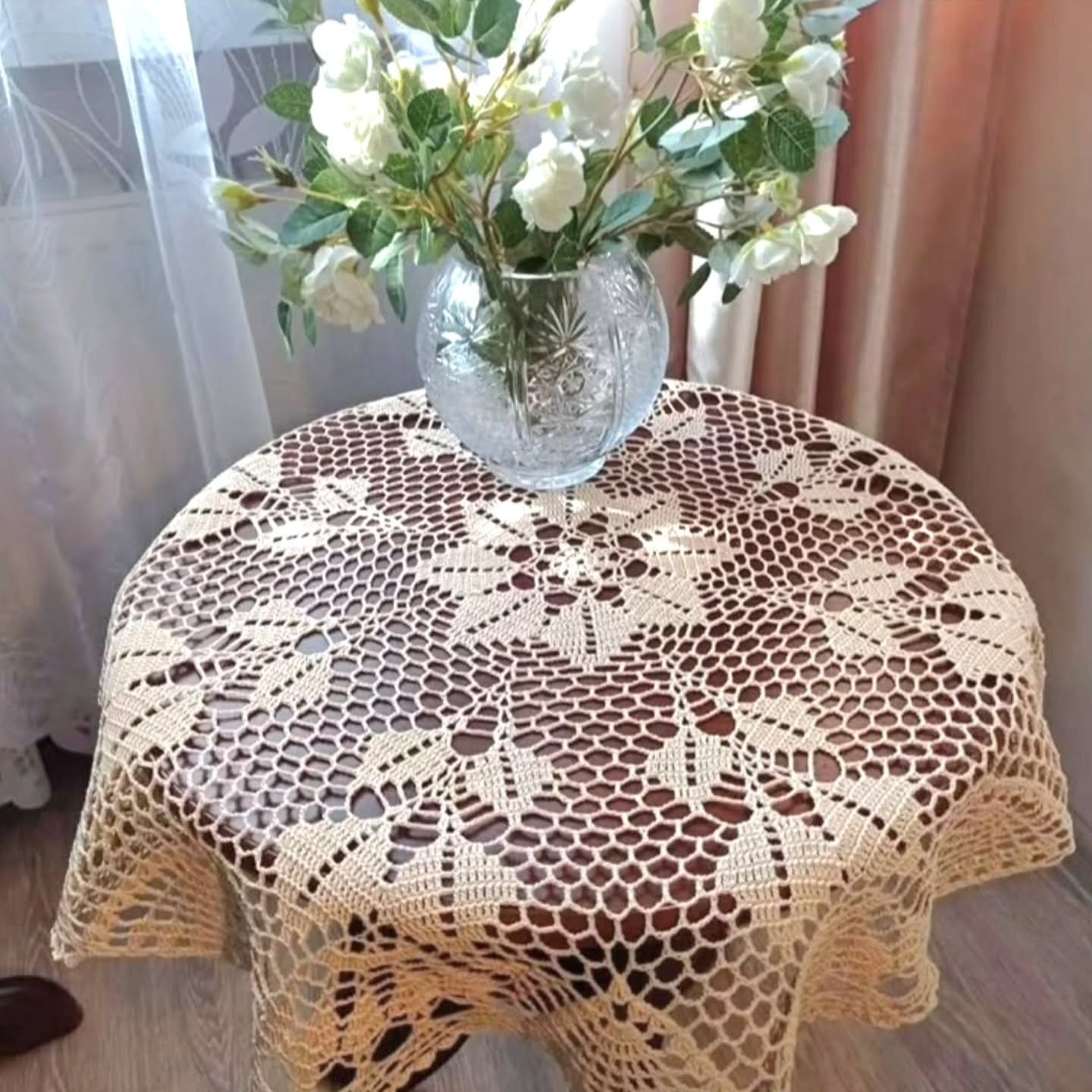 4 mẫu thảm tròn móc len hoa văn tinh xảo kèm biểu đồ hướng dẫn chi tiết